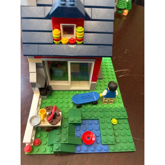 $_12.JPG?set_id=880000500F  Creator 3-in-1 Small Cottage (set 31009)